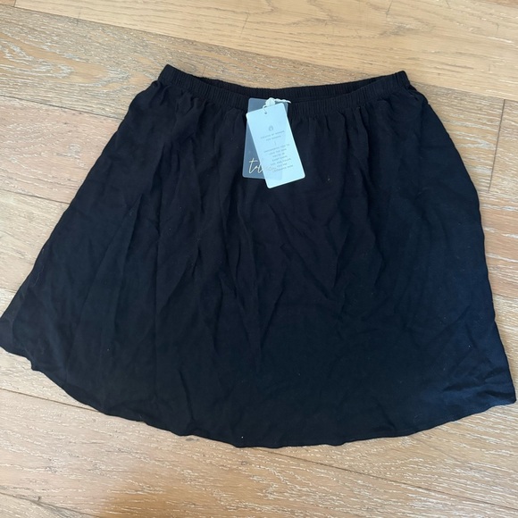 Toluca Victoria Skirt/ Swim Covercup - Picture 3 of 4